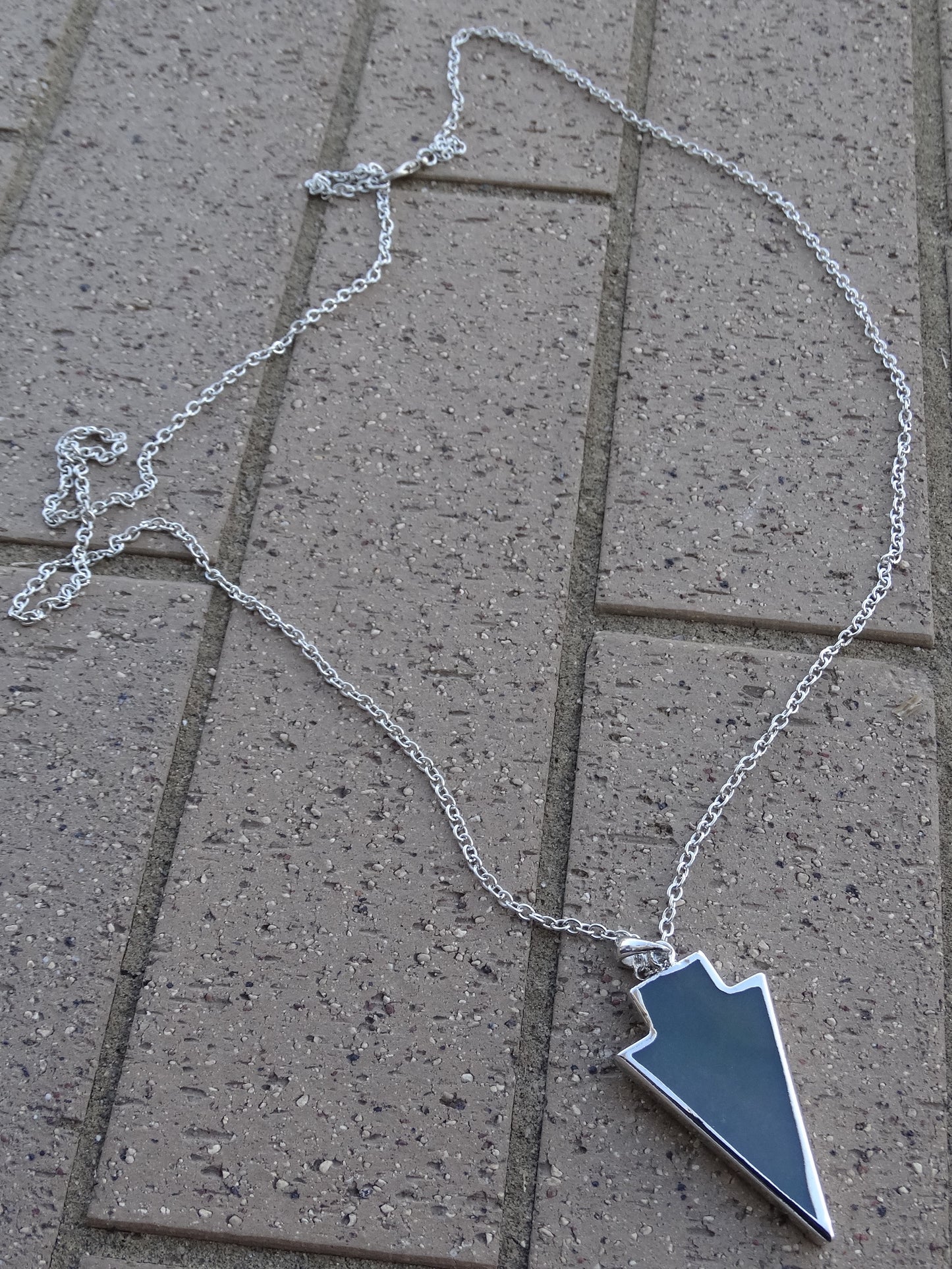 Arrow Pendant Necklace - Olive