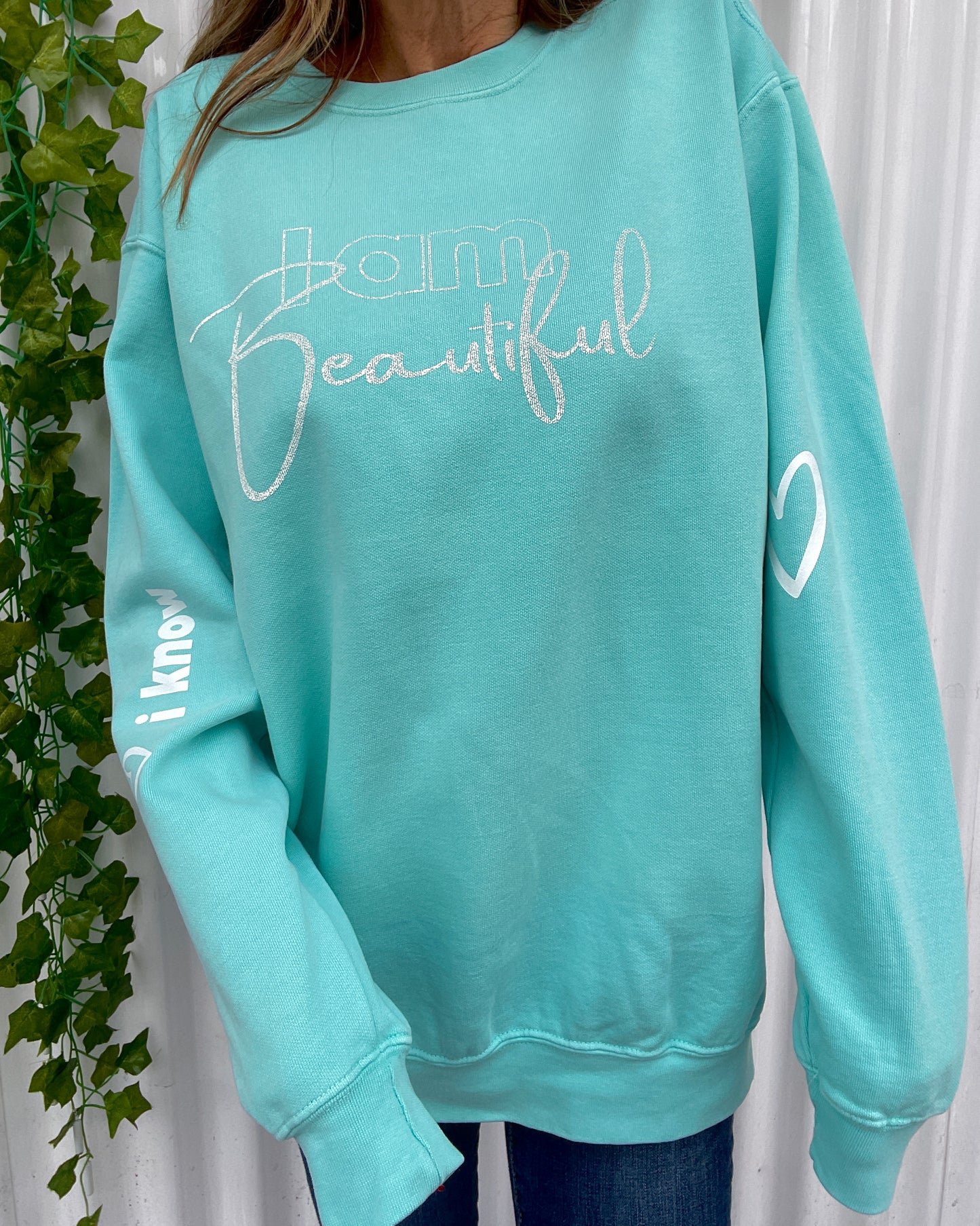 I AM BEAUTIFUL - aqua blue - crewneck