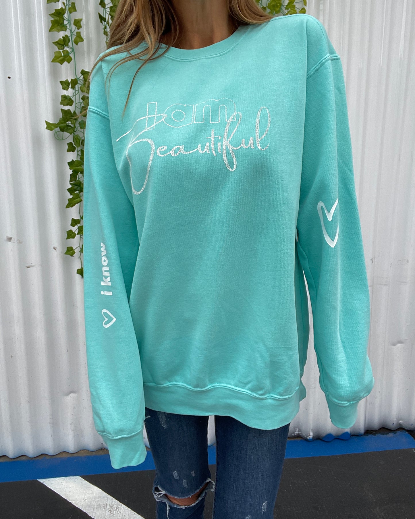 I AM BEAUTIFUL - aqua blue - crewneck