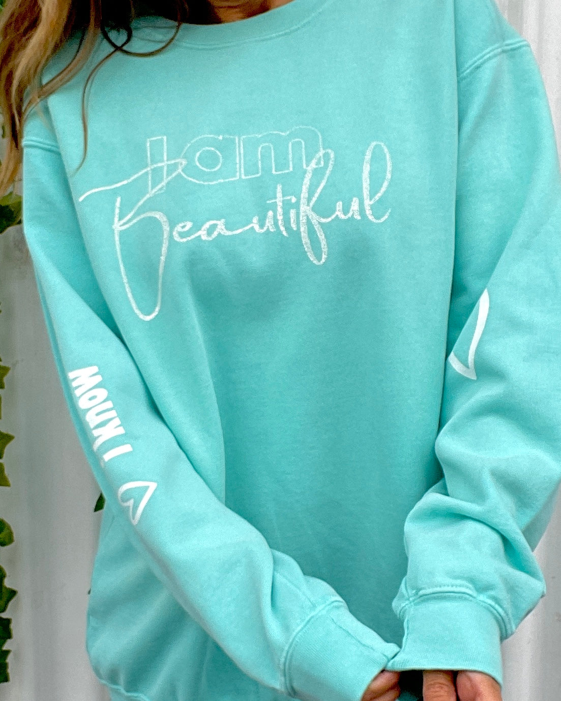 I AM BEAUTIFUL - aqua blue - crewneck